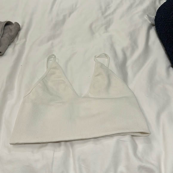 Latest scoop white brunette/crop top size medium - Picture 1 of 1